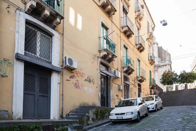 La Discesa Di San Camillo Apartment Catania Bagian luar foto